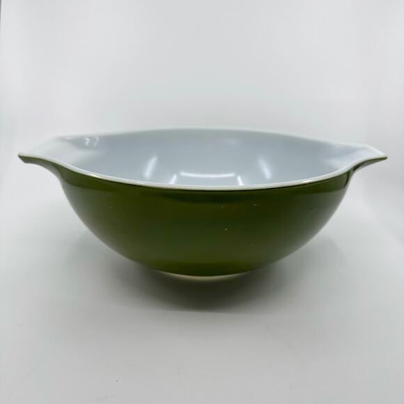 Vintage Pyrex 444 Cinderella Mixing Bowl Bakeware Kitchenware Verde Olive Green - Picture 1 of 10
